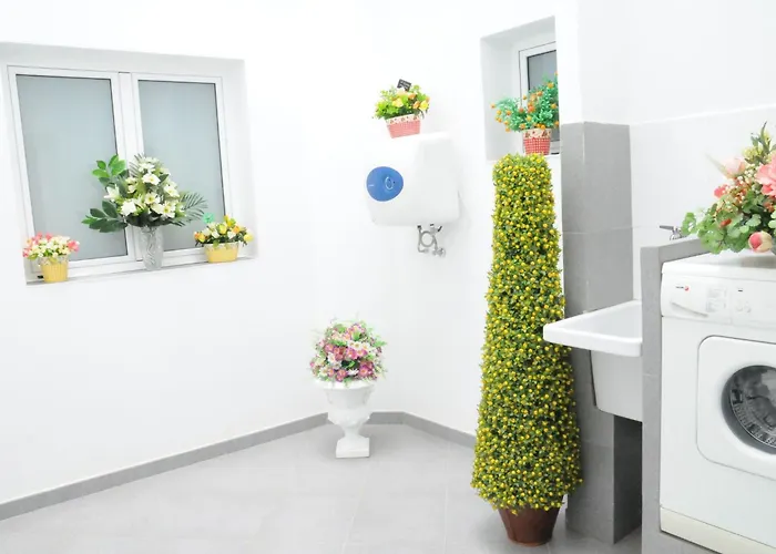 Geraeumige By Interhome Vecindario (Gran Canaria)